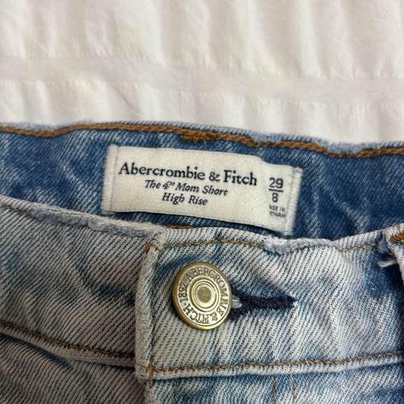 Abercrombie & Fitch The 4" High Rise Mom Short - Size 29 - Picture 3 of 3